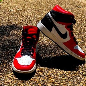 Jordan 1 Retro High Satin Snake Chicago